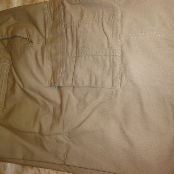 4 prs. Cintas Men's Cargo Shorts - Picture 5 of 8